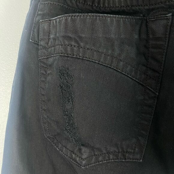 Robin’s Jean Mens Black Distressed Jeans w/ Studded Detail - Picture 8 of 16